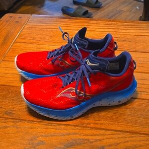 Saucony Kinvara USA themed women's size 10.5 sneakers